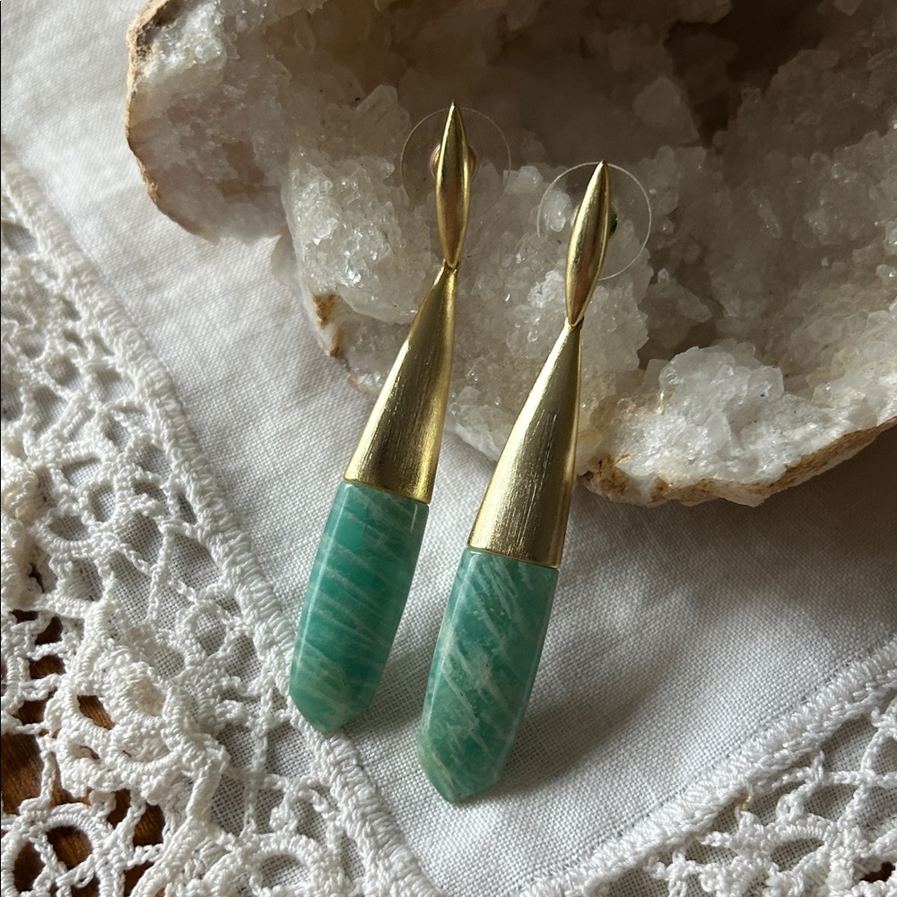 Kendra Scott Freida Linear Earrings in Gold and Teal Amazonite